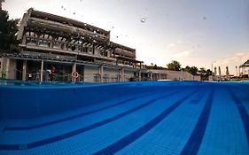 Plotini Hotel